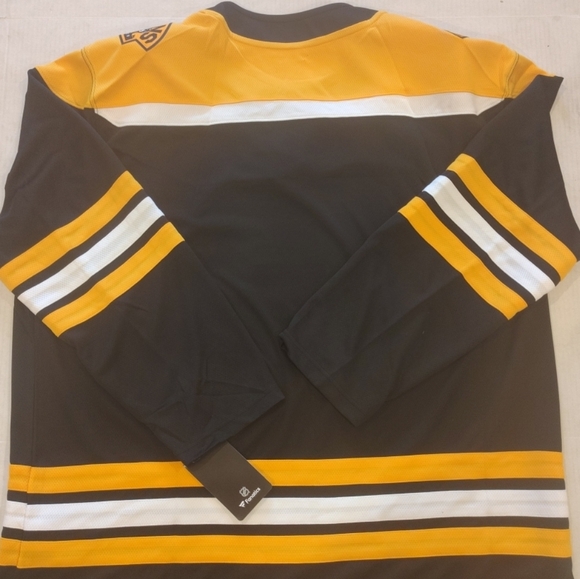 Boston Bruins Fanatics Hockey Jersey - Picture 7 of 12